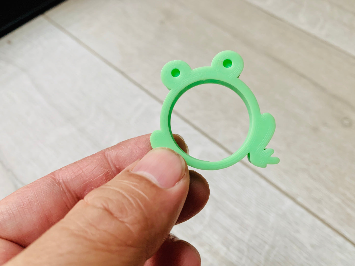 Cute Frog Skin/Cover for Apple Watch Charger